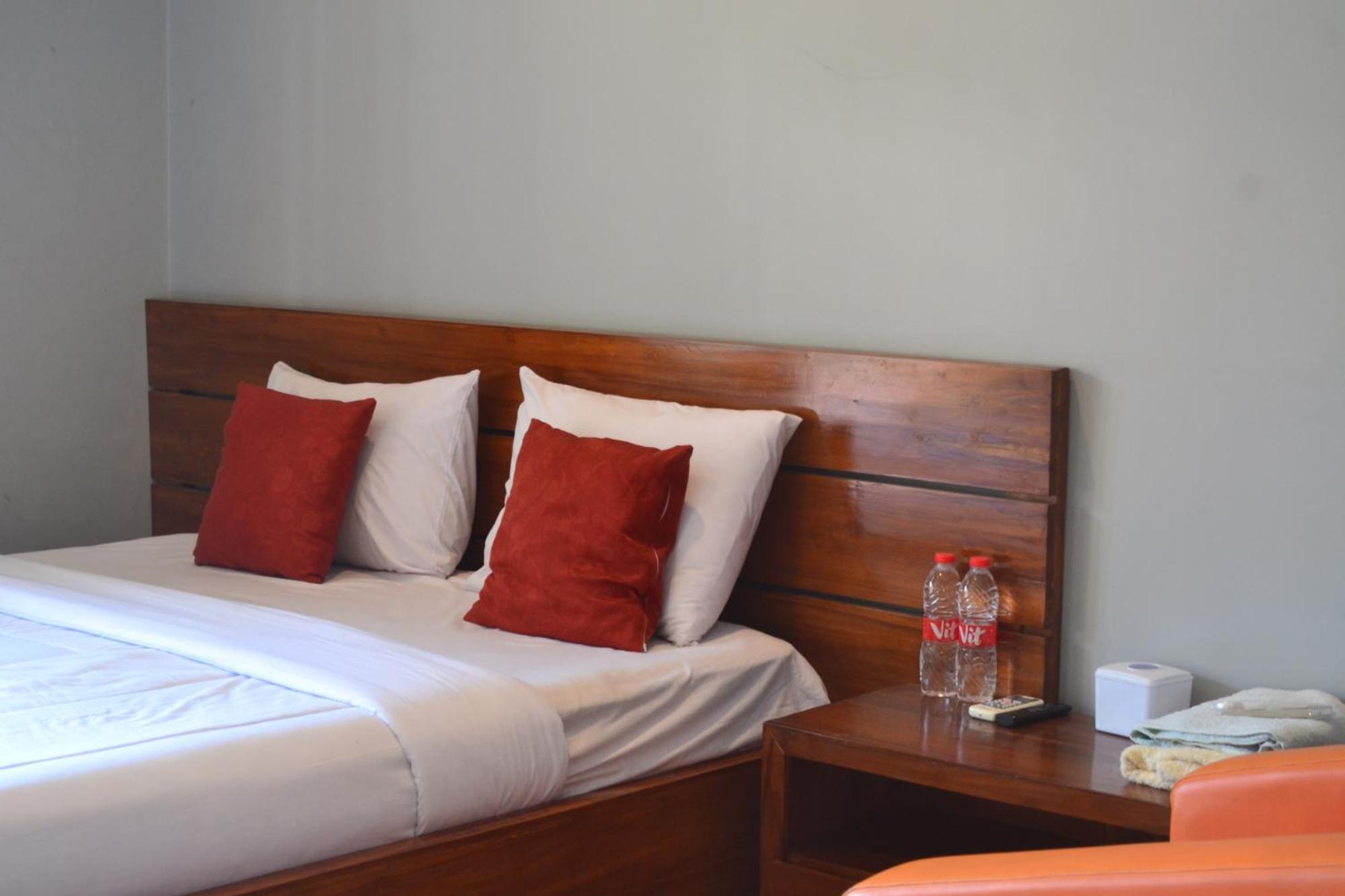 Hotel Asri Baru Purwokerto Bagian luar foto